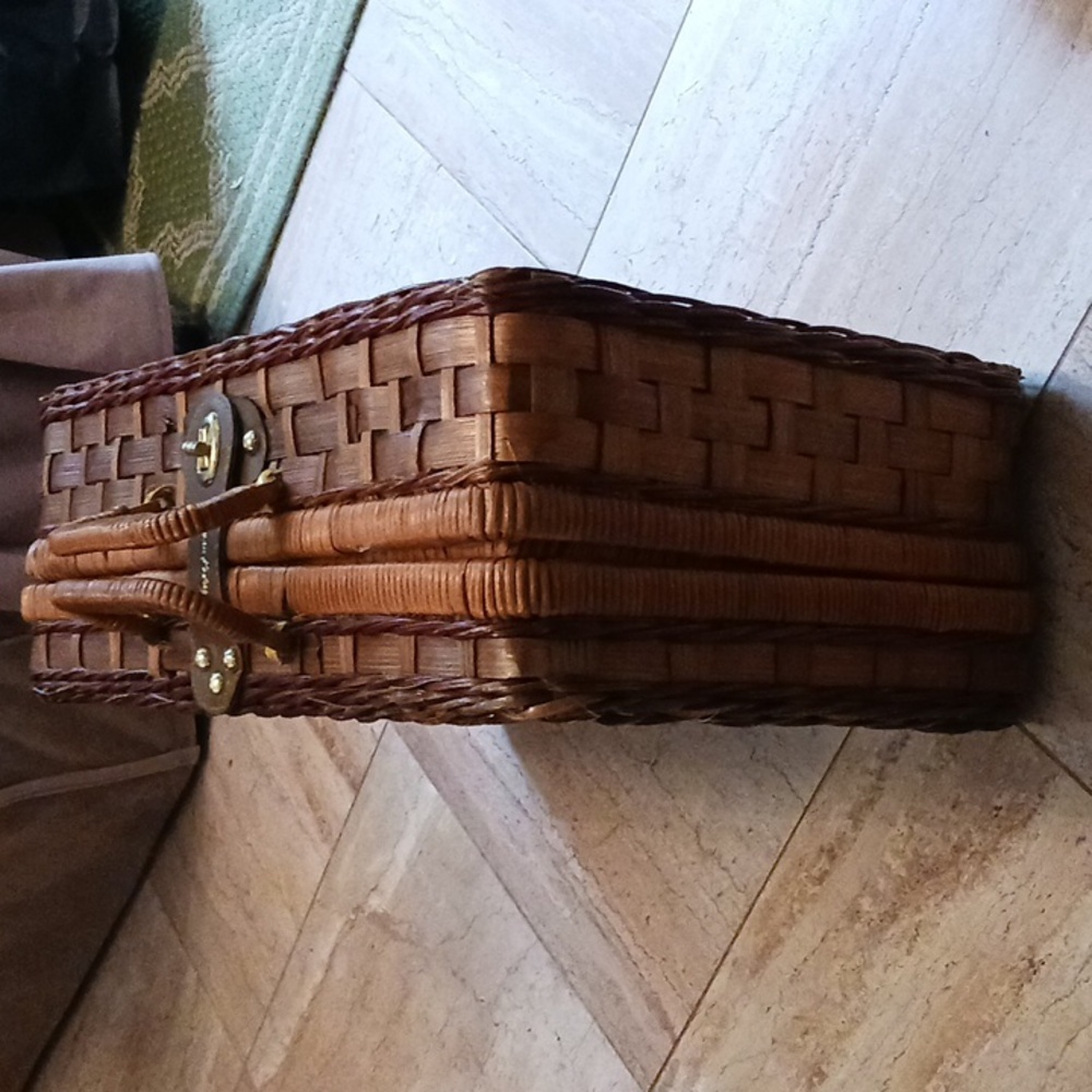Vintage BEAU RIVAGE Wicker Picnic Basket Place Setting for 4 New* β±οΈ - Picture 8 of 9
